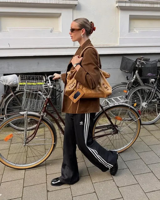 spor giyimin şık bir kombinasyonu