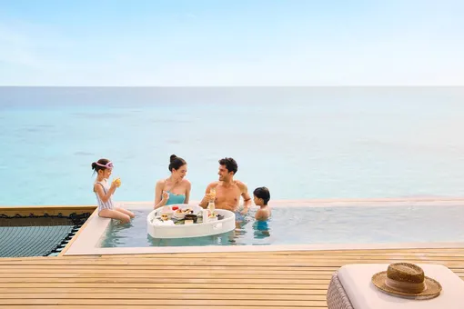 Centara Hotels & Resorts sizi Maldivler'e davet ediyor.